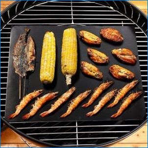 Barbecue szőnyegek: Válasszon egy nem taposó bevonatot a grillen égésére