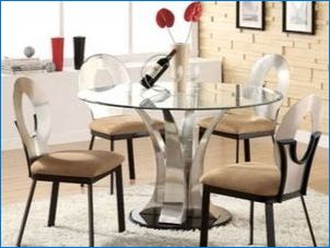 Kerek üveg asztalok - modern bútorok a szoba belsejében