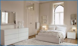 Fehér hálószoba modern stílusban