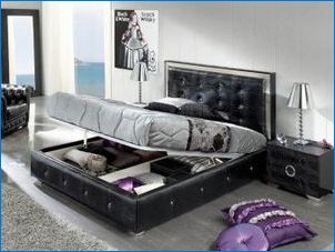 Fekete színű ágyak