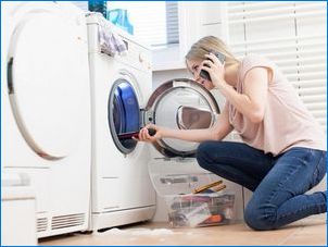 A mosógép az alábbiakból származik: okok és hibaelhárítás
