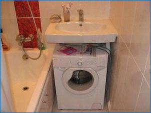 Gyönyörű lehetőségek, ha egy kis kombinált fürdőszobát készítünk mosógéppel