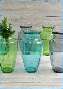 Üveg vázák: kiválasztási típusok és árnyalatok