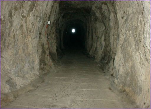 A nagy ostrom alagútjai