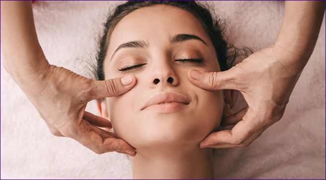 Hogyan hat a stressz a bőrre: 6 helyreállítási szabály és 6 stressz elleni kozmetikum áttekintése