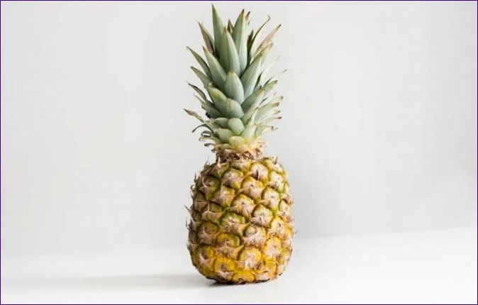 Hogyan válasszunk egy édes ananászt és tároljuk otthon