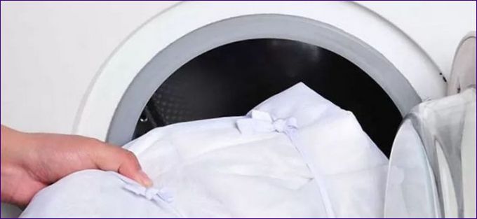 Hogyan lehet fehéríteni egy sárgult tüll mosógépben
