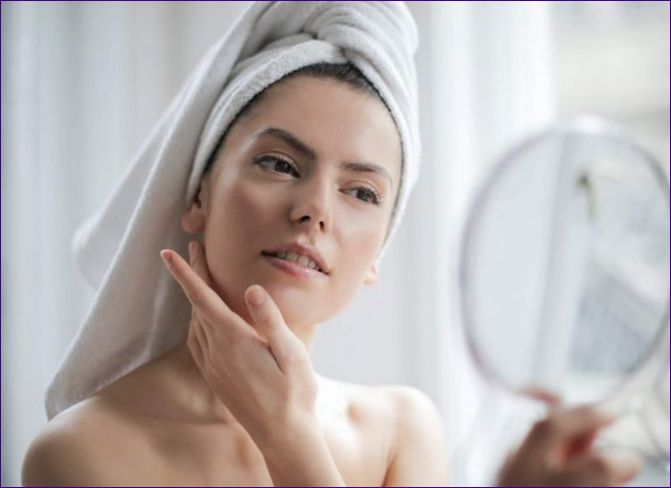 Arcmaszkok az öregedő bőrre: 5 kozmetikai termék áttekintése