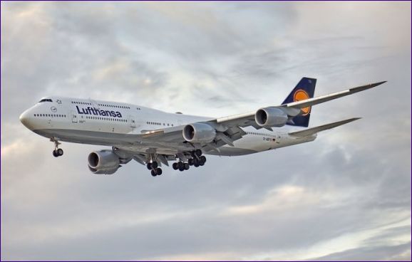 Boeing 747-8 VIP - 153 millió dollár