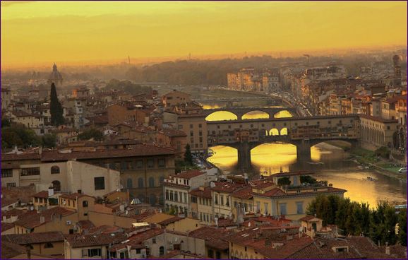 Ponte Vecchio híd és Vasari folyosó