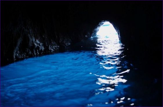 A Kék barlang Capri szigetén
