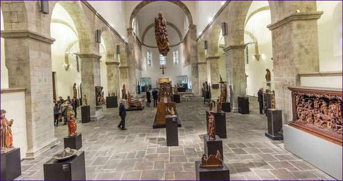 Museum Schneutgen a Szent Cecília templomban