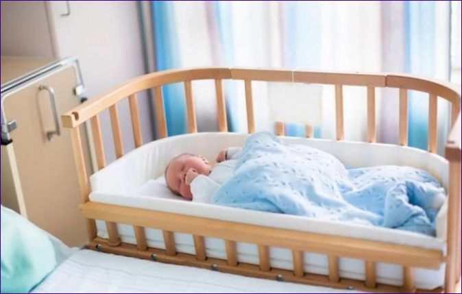 Hogyan lehet elválasztani egy babát az anyjával való alvásról