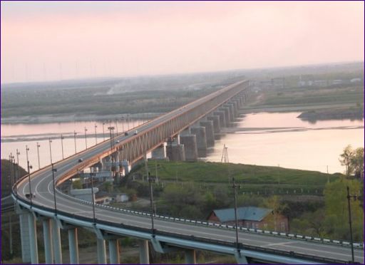 Híd az Amur folyó felett