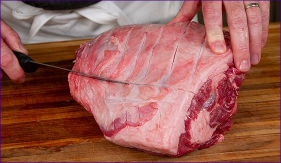 Hogyan lehet eltávolítani a bárány szagát, hogyan lehet eltávolítani az aromát a főzés előtt